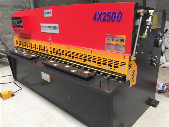 液(yè)壓擺式剪(jian)闆機