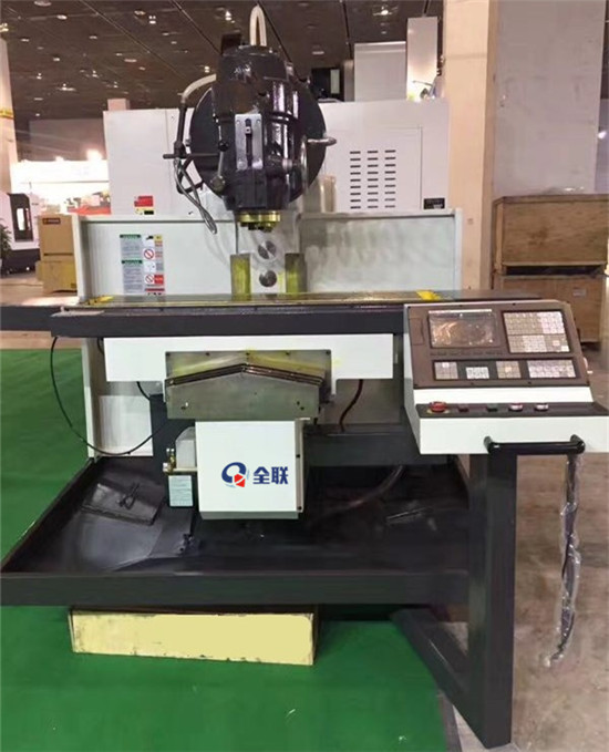 XK6140數控卧式(shi)銑床 XK6140數控卧式(shi)銑床