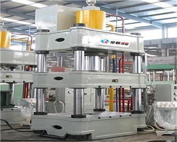 液壓(yā)機的液壓油使用(yong)多長時間需要更(geng)換？