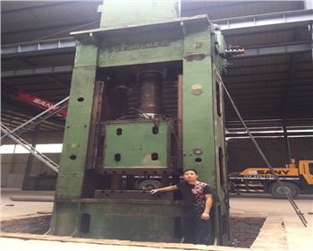 1600T壓力(lì)機移機(ji)大修改(gai)造