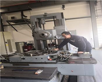 大修(xiu)改造瑞(rui)士迪西(xi)750高精度(dù)液壓坐(zuò)标镗床(chuáng)項目