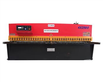 液壓剪(jian)闆機怎麼減少後(hou)擋料尺寸的誤差(cha)方法