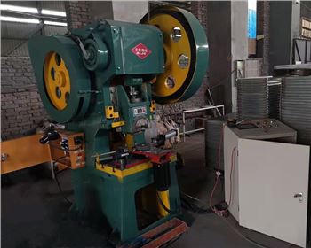 河(hé)南法蘭沖孔機(jī)